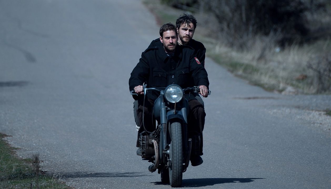 The World Will Tremble : Photo Oliver Jackson-Cohen, Jeremy Neumark Jones