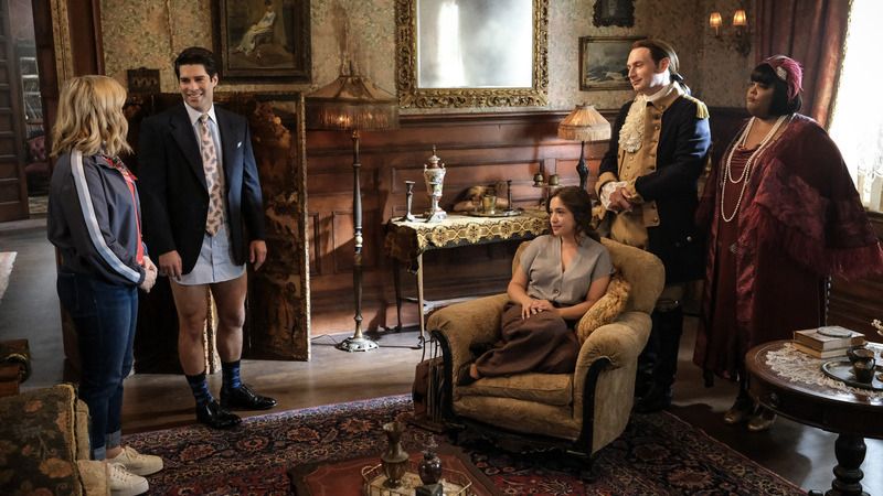 Ghosts : fantômes à la maison : Photo Brandon Scott Jones, Asher Grodman, Danielle Pinnock, Gideon Adlon, Rose McIver