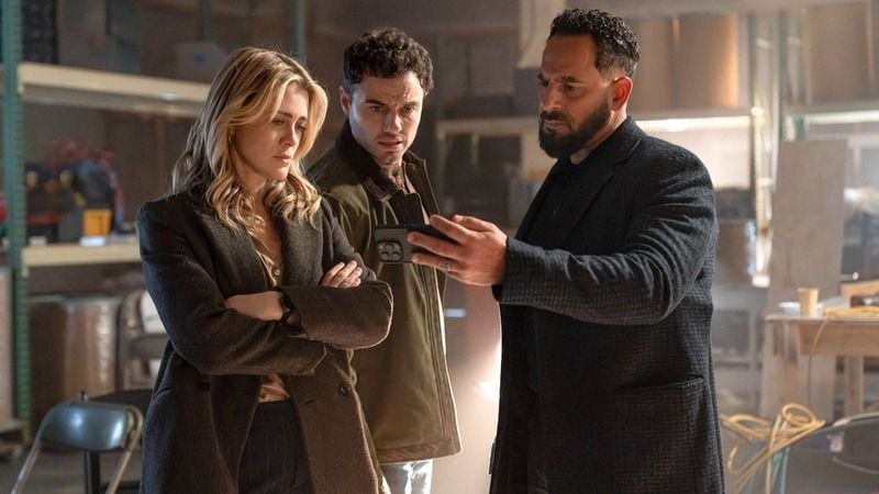 Hunting : Chasseurs de criminels : Photo Josh McKenzie, Patrick Sabongui, Melissa Roxburgh