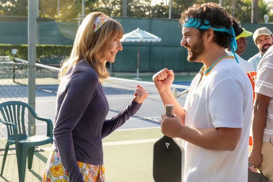 Les Fous du Pickleball : Photo Mary Steenburgen, Jake Johnson