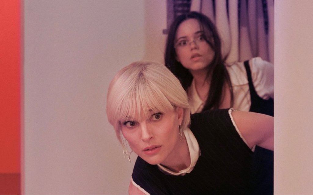 The Gallerist : Photo Natalie Portman, Jenna Ortega