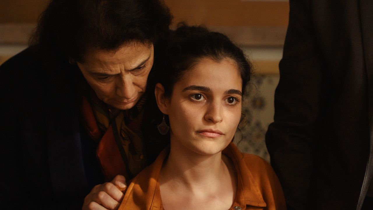 À voix basse : Photo Hiam Abbass, Eya Bouteraa