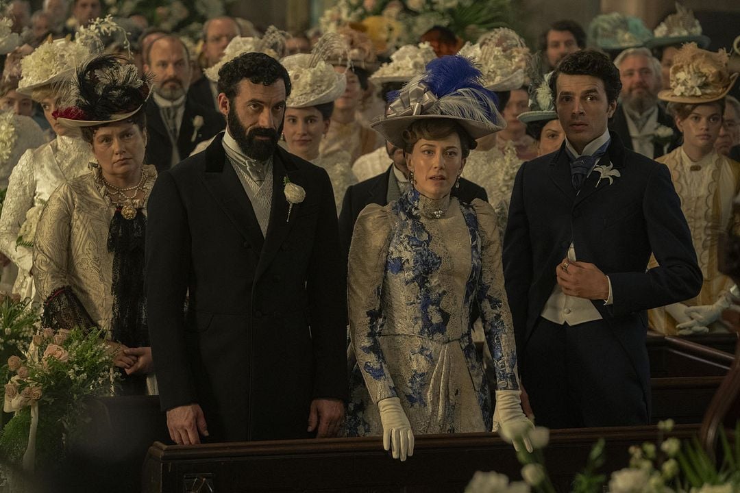 Photo Harry Richardson, Morgan Spector, Carrie Coon