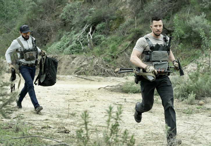 SEAL Team : Photo A.J. Buckley, Beau Knapp