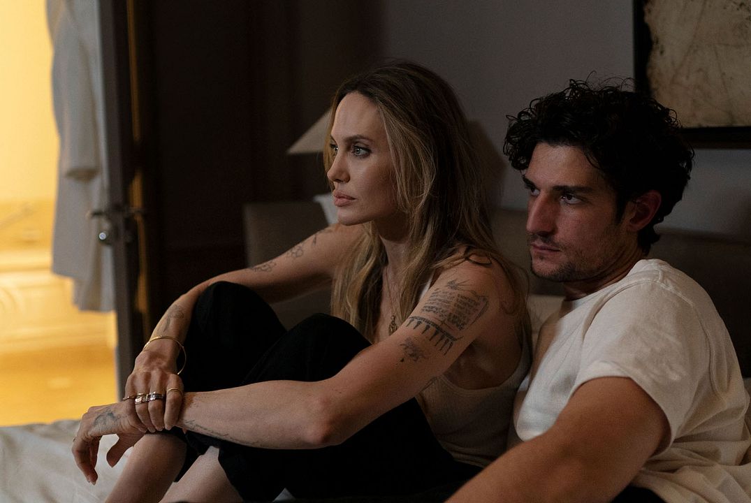 Coutures : Photo Angelina Jolie, Louis Garrel