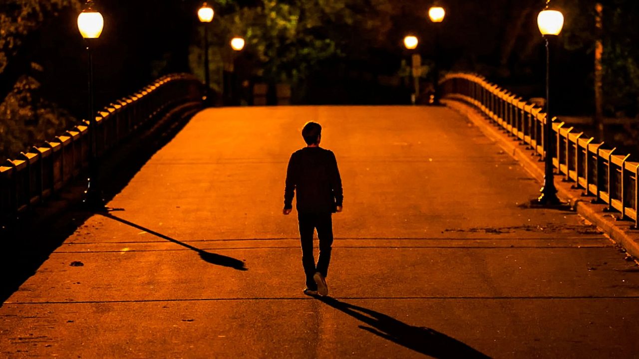 Brave The Dark : Photo
