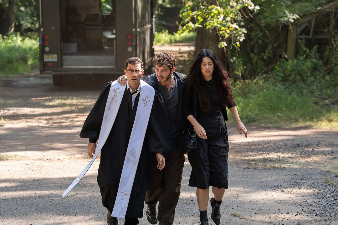 Big Mistakes : Photo Dan Levy, Taylor Ortega, Boran Kuzum