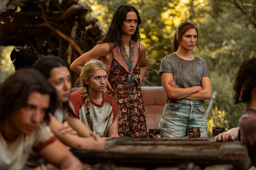 Yellowjackets : Photo Jenna Burgess, Sophie Nélisse, Courtney Eaton, Kevin Alves, Anisa Harris