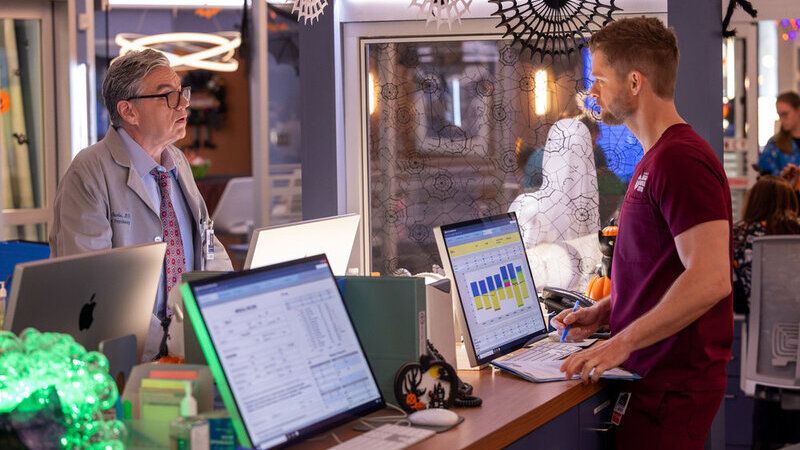 Chicago Med : Photo Oliver Platt, Luke Mitchell