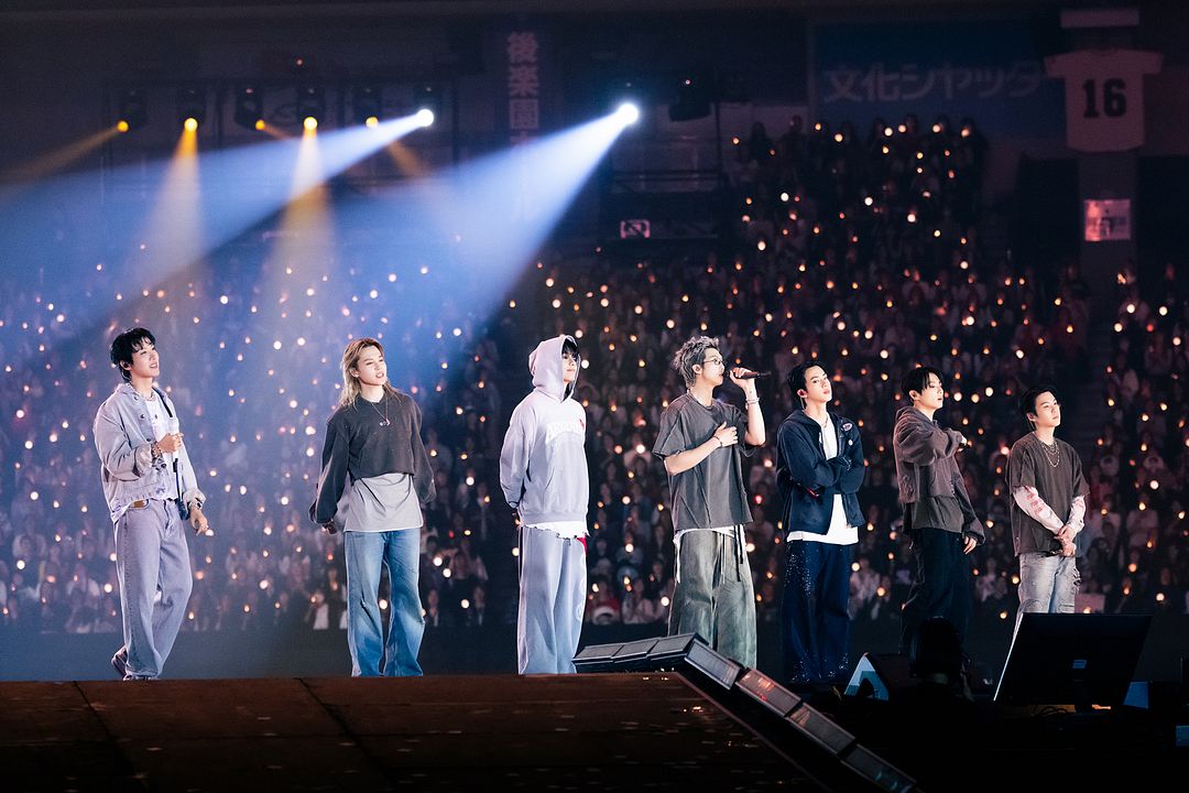 BTS World Tour 'Arirang' in BUSAN : Live Viewing : Photo RM, J-Hope, Jungkook, Jin, V, Jimin, Suga