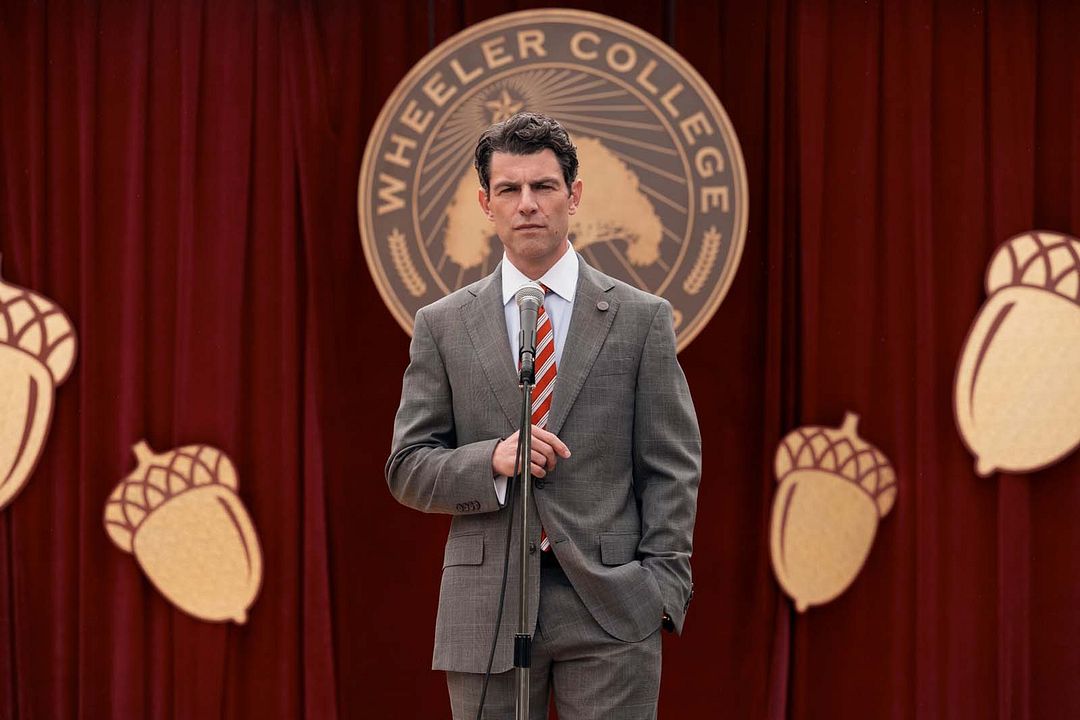 Espion à l'ancienne : Photo Max Greenfield