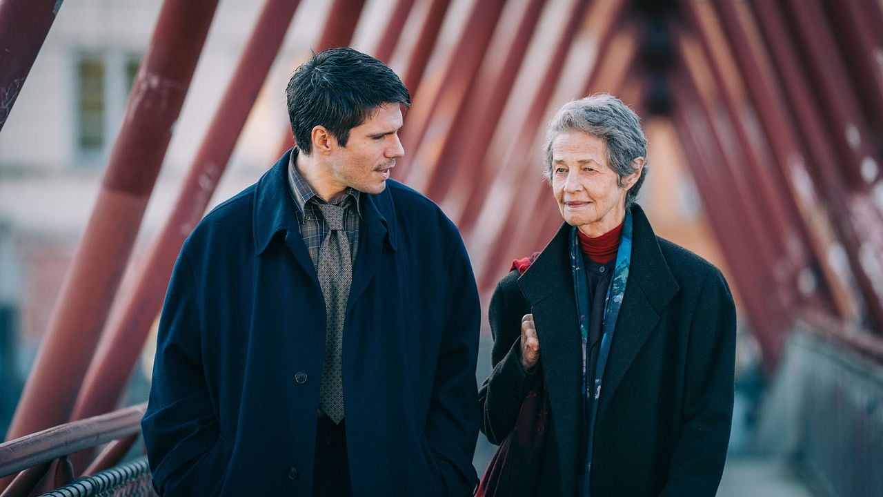 Deux pianos : Photo Charlotte Rampling, François Civil