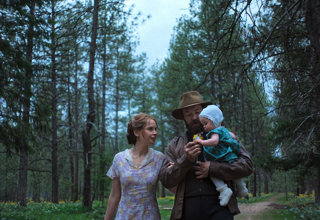Train Dreams : Photo Felicity Jones, Joel Edgerton