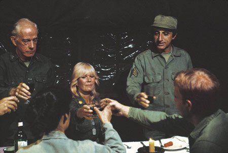 Photo Loretta Swit, Jamie Farr, Harry Morgan