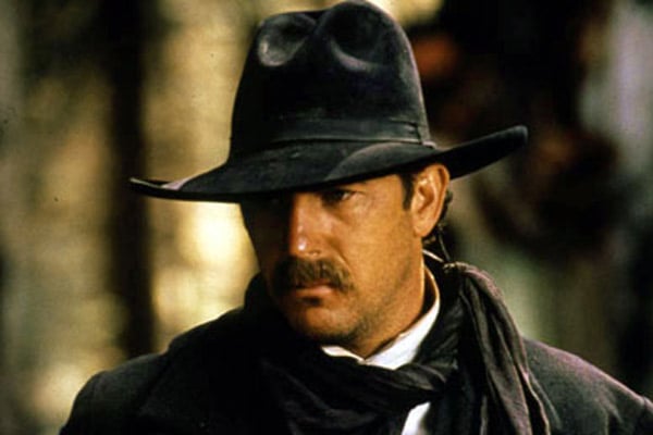 Wyatt Earp : Photo Lawrence Kasdan, Kevin Costner