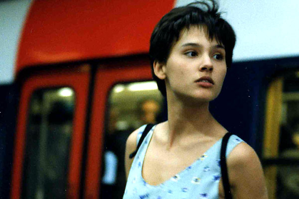 La fille seule : Photo Virginie Ledoyen