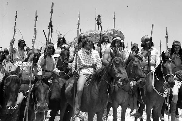 Hondo, l'homme du désert : Photo John Farrow