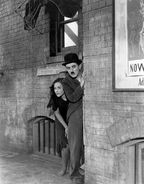 Les Temps modernes : Photo Paulette Goddard, Charles Chaplin