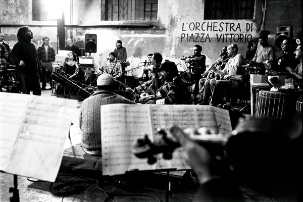 L'Orchestra : Photo Agostino Ferrente