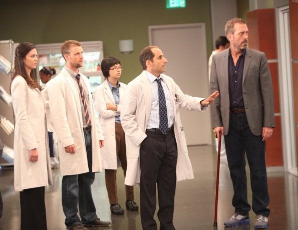 Dr House : Photo Odette Annable, Charlyne Yi, Jesse Spencer, Hugh Laurie, Peter Jacobson
