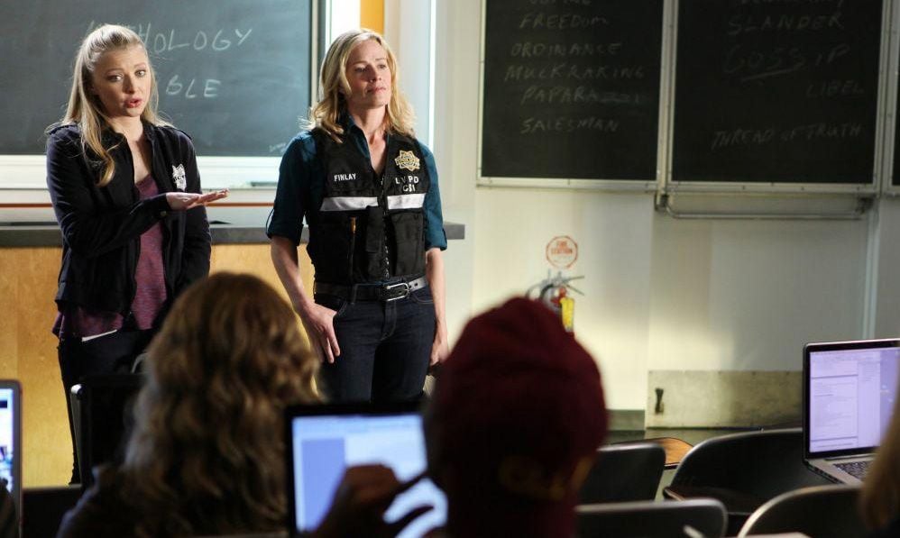 Photo de Elisabeth Shue - Les Experts : Photo Elisabeth Harnois