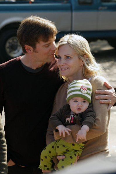 Parenthood (2010) : Photo Monica Potter, Hailey Hydar, Peter Krause