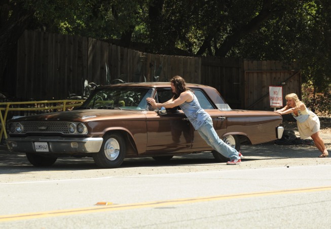 Raising Hope : Photo Garret Dillahunt, Martha Plimpton