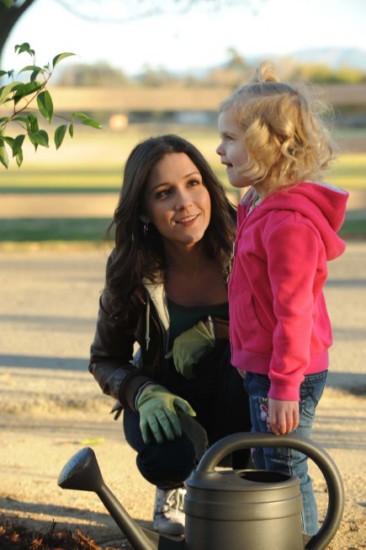 Raising Hope : Photo Shannon Woodward, Baylie Cregut