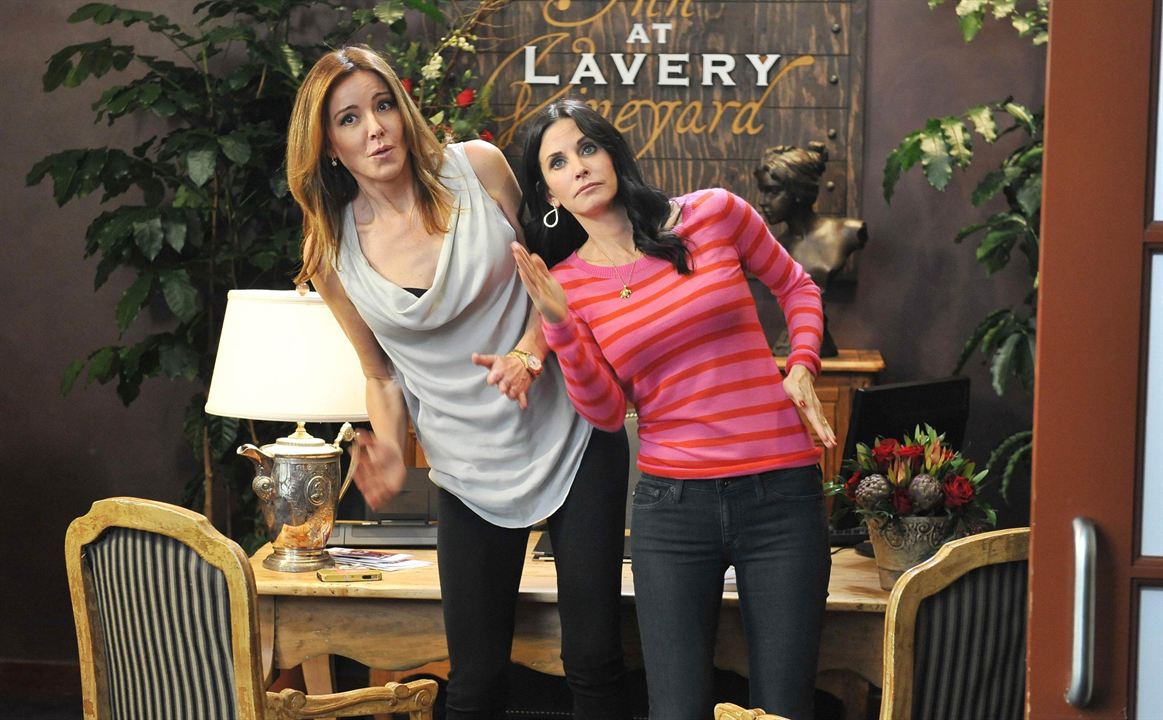 Cougar Town : Photo Christa Miller-Lawrence, Courteney Cox