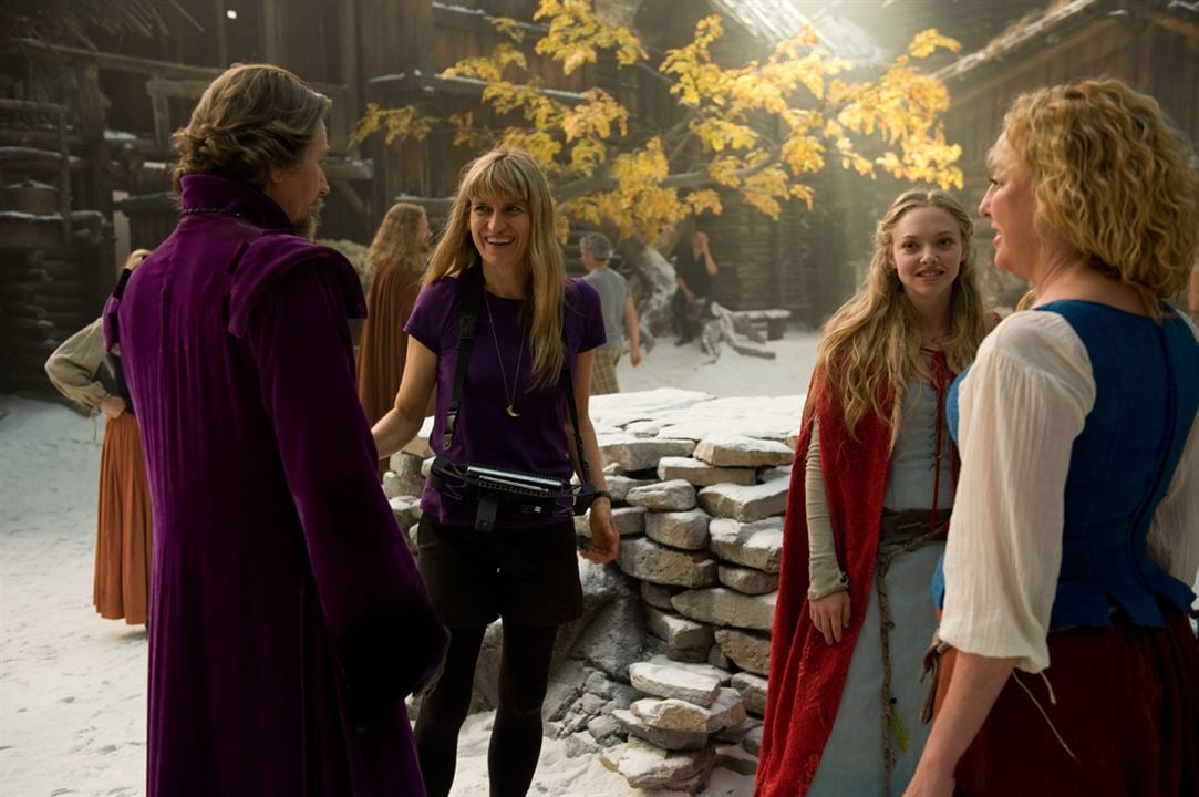 Le Chaperon Rouge : Photo Amanda Seyfried, Virginia Madsen, Gary Oldman, Catherine Hardwicke