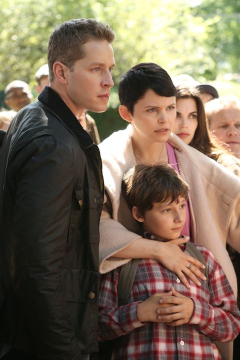 Once Upon a Time : Photo Ginnifer Goodwin, Jared Gilmore, Josh Dallas