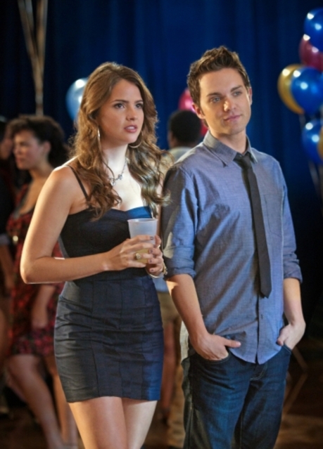 The Secret Circle : Photo Thomas Dekker, Shelley Hennig