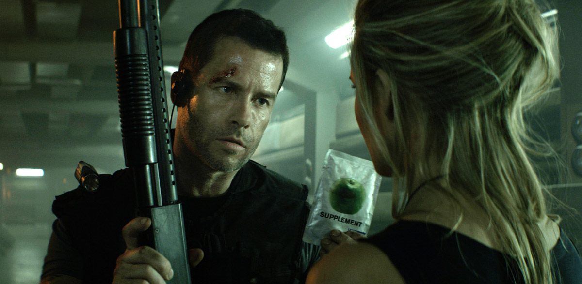 Lock Out : Photo Guy Pearce, James Mather (II), Maggie Grace, Stephen St. Leger