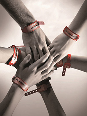 Les Bracelets rouges : Affiche