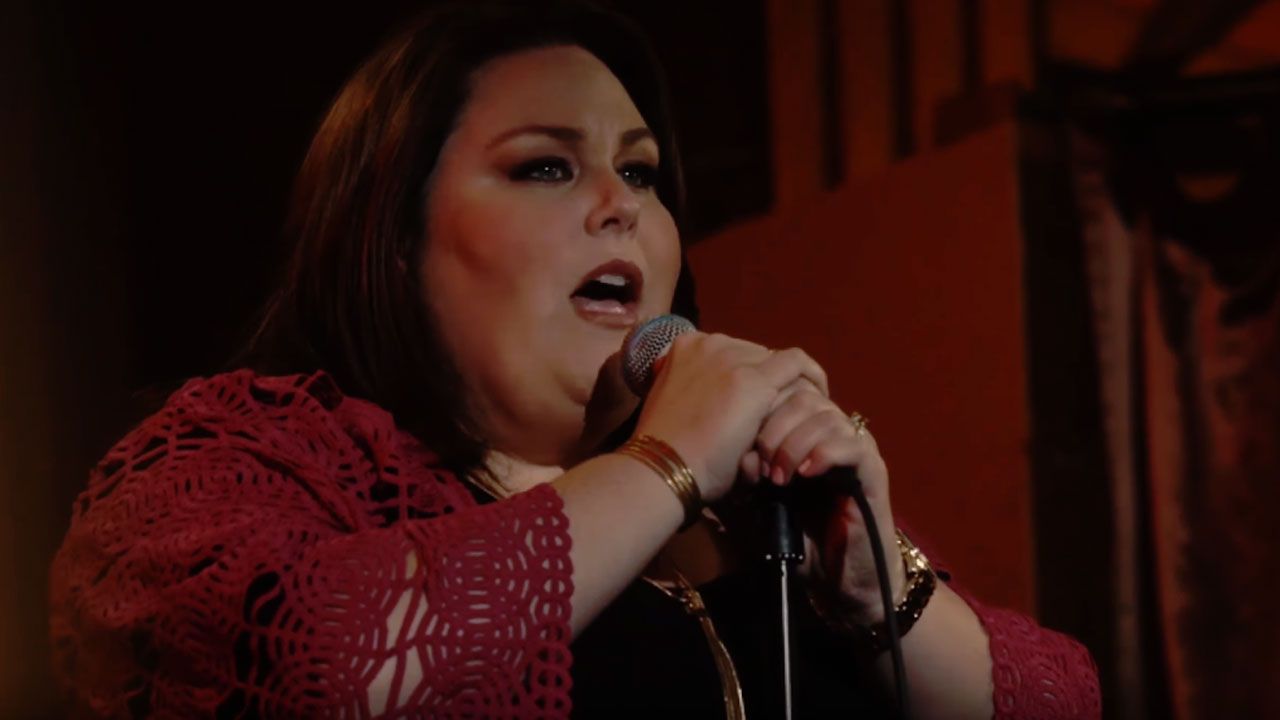 Qui A Joué Kate Pearson This Is Us : découvrez Chrissy and The Vapors, le véritable groupe de  l'actrice qui interprète Kate - News Séries à la TV - AlloCiné