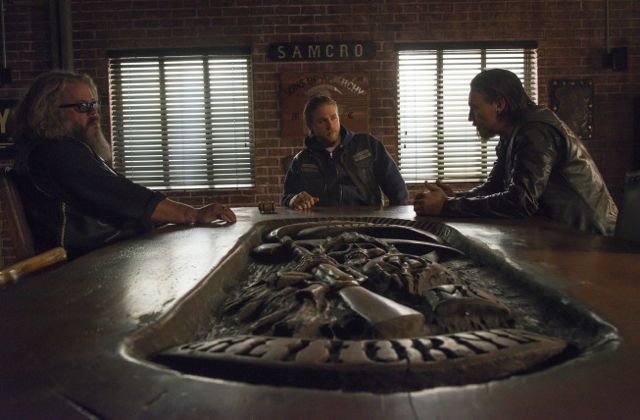 Sons of Anarchy : Photo Mark Boone Junior, Tommy Flanagan, Charlie Hunnam