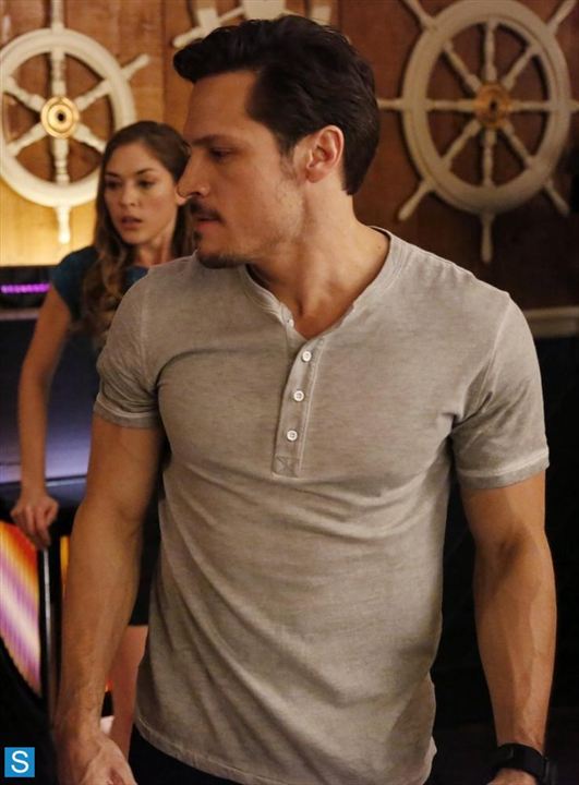 Revenge : Photo Nick Wechsler (II), Annabelle Stephenson