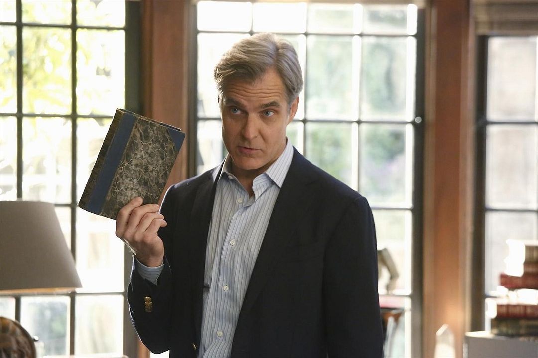 Revenge : Photo Henry Czerny