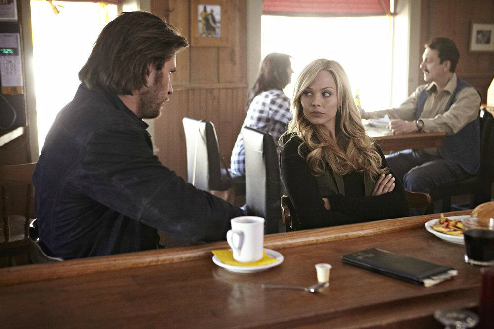 Bitten : Photo Greyston Holt, Laura Vandervoort