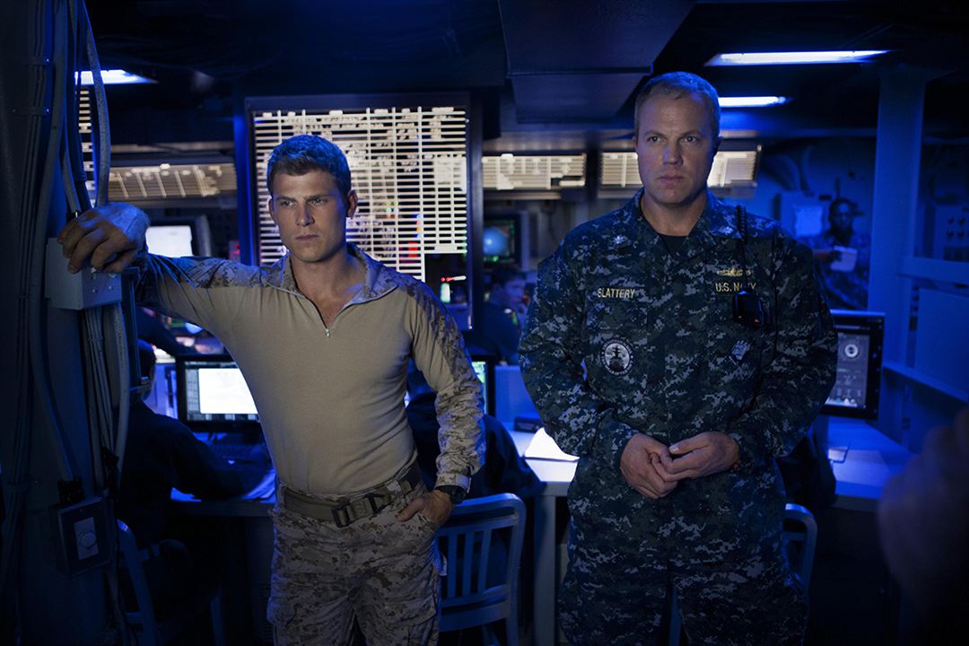 The Last Ship : Photo Travis Van Winkle, Adam Baldwin