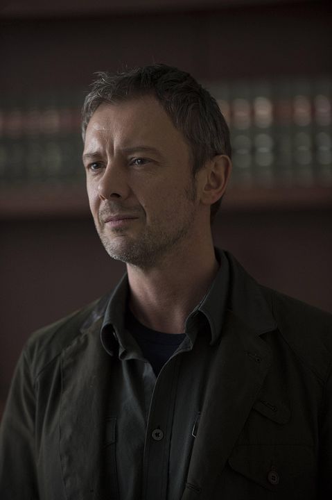 Intruders : Photo John Simm