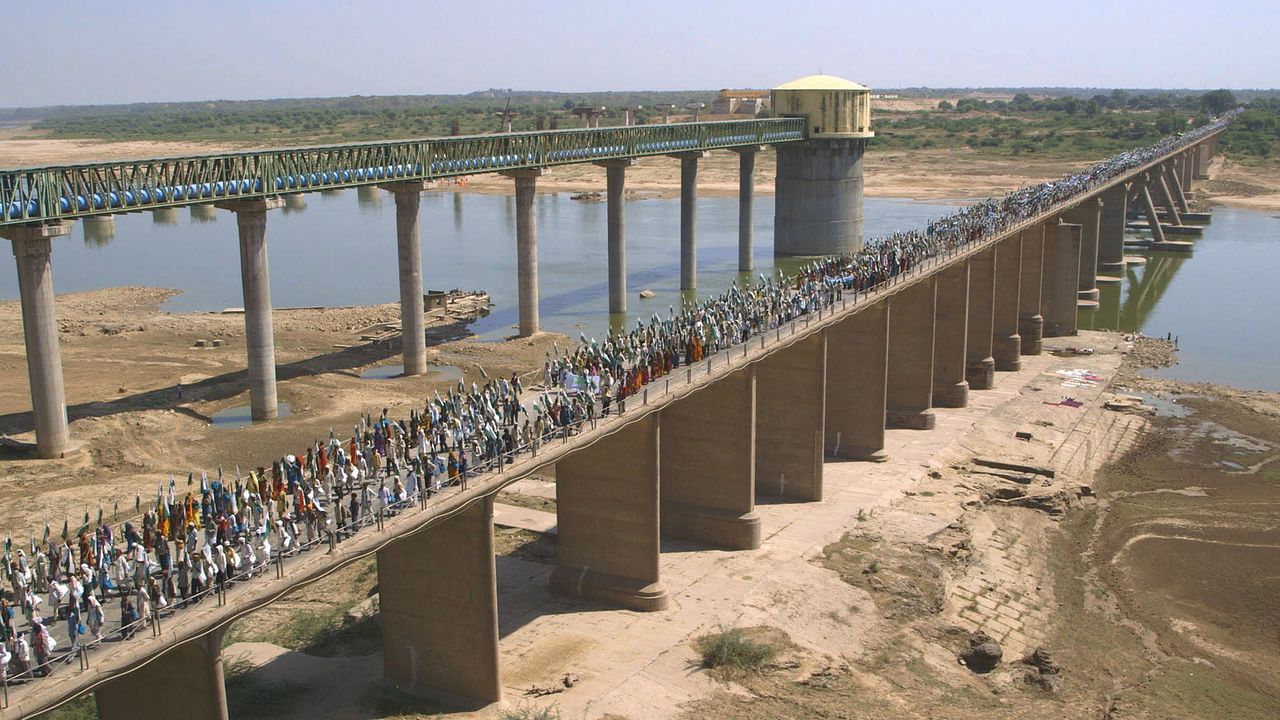 Millions Can Walk : Photo