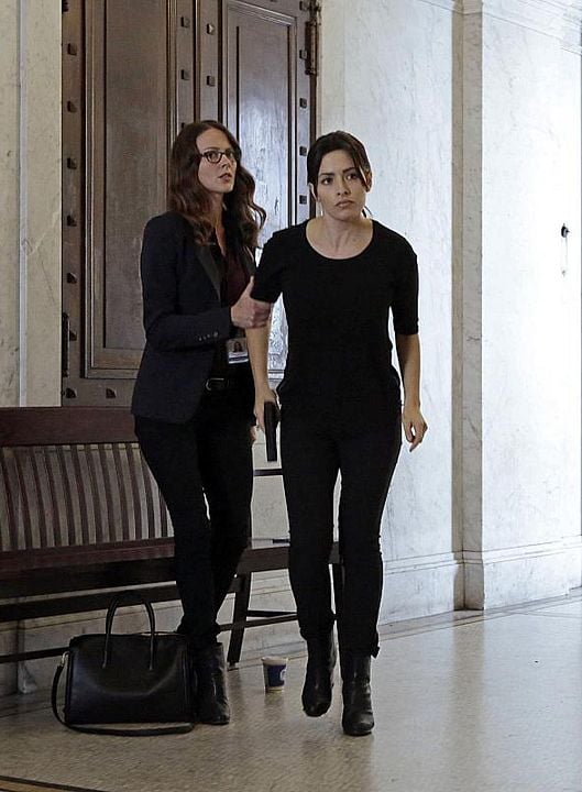 Person Of Interest : Photo Amy Acker, Sarah Shahi