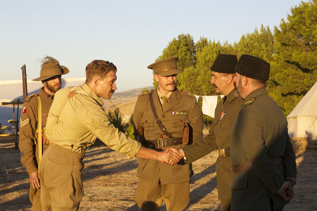 La Promesse d'une vie : Photo Cem Yılmaz, Yılmaz Erdoğan, Jai Courtney, Ben O'Toole