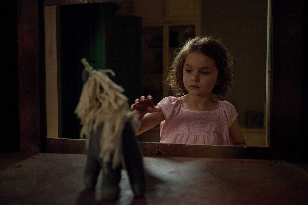 Out Of The Dark : Photo Pixie Davies
