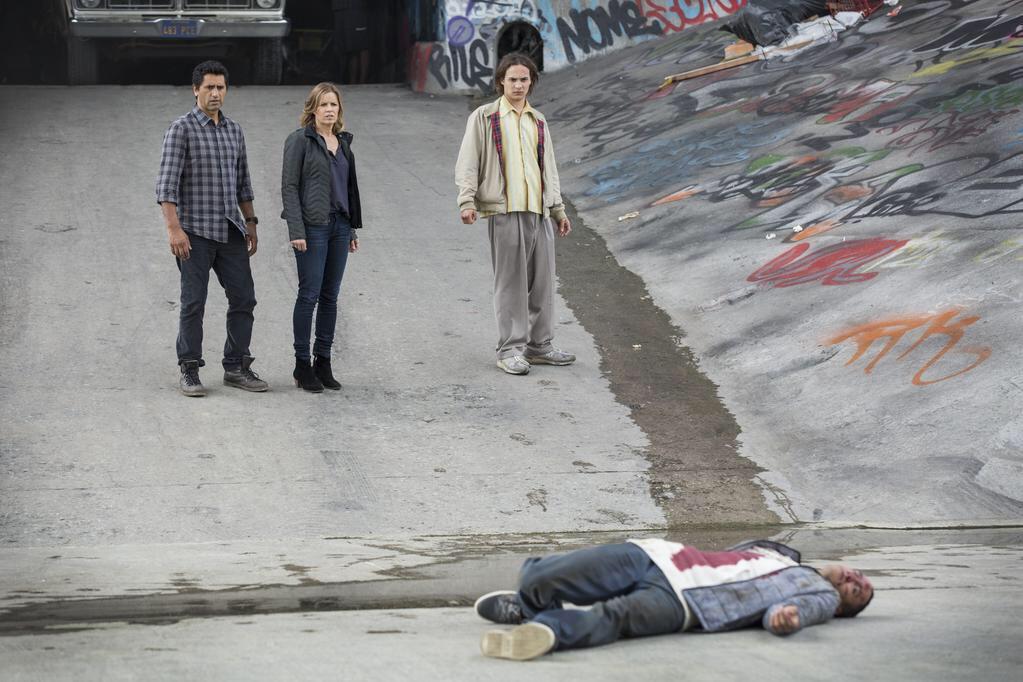 Fear The Walking Dead : Photo Cliff Curtis, Frank Dillane, Kim Dickens