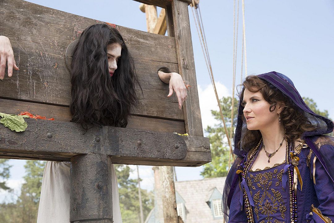 Salem : Photo Lucy Lawless