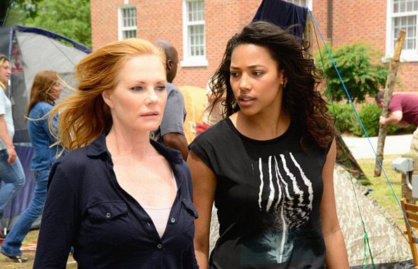 Under The Dome : Photo Kylie Bunbury, Marg Helgenberger