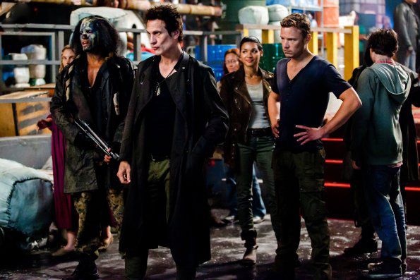 Dominion : Photo Christopher Egan, Simon Merrells, Kim Engelbrecht