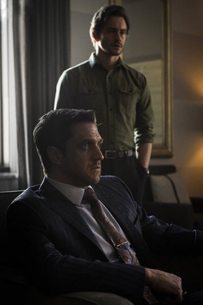 Hannibal : Photo Raul Esparza, Hugh Dancy